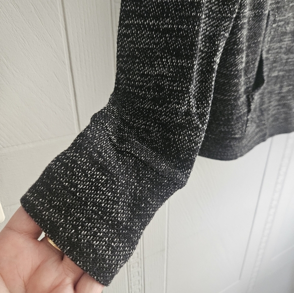 GAP Fit Cotton Blend Black Marled Roll Neck Cropped Sweatshirt Sz XS EUC - Picture 4 of 9